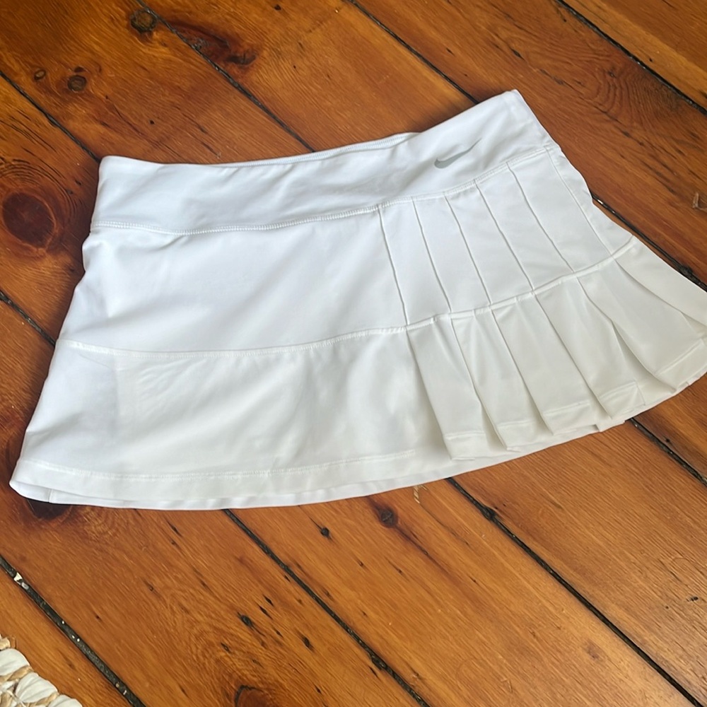Nike white pleated tennis skirt
